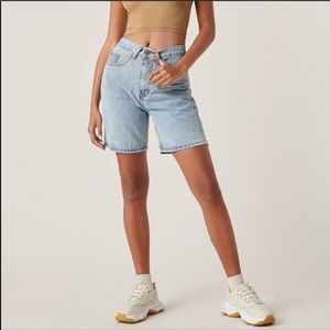 Levi’s Vintage High Waisted Jean Shorts sz 4